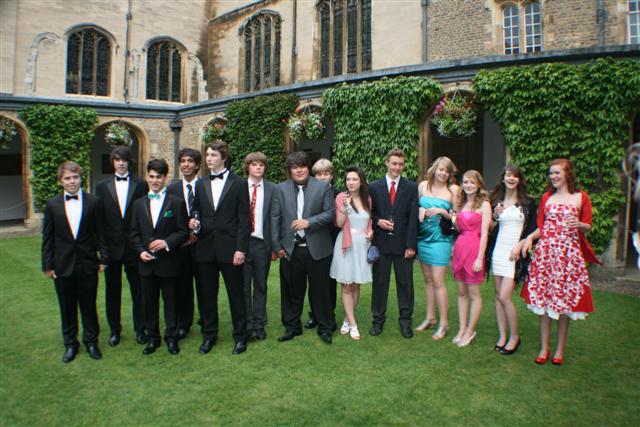 618x404 pixels (71K)